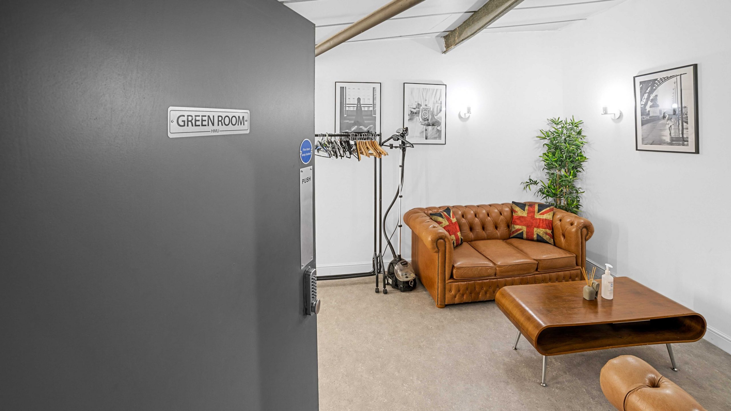 Green-Room-Studio-Cineview-Studios