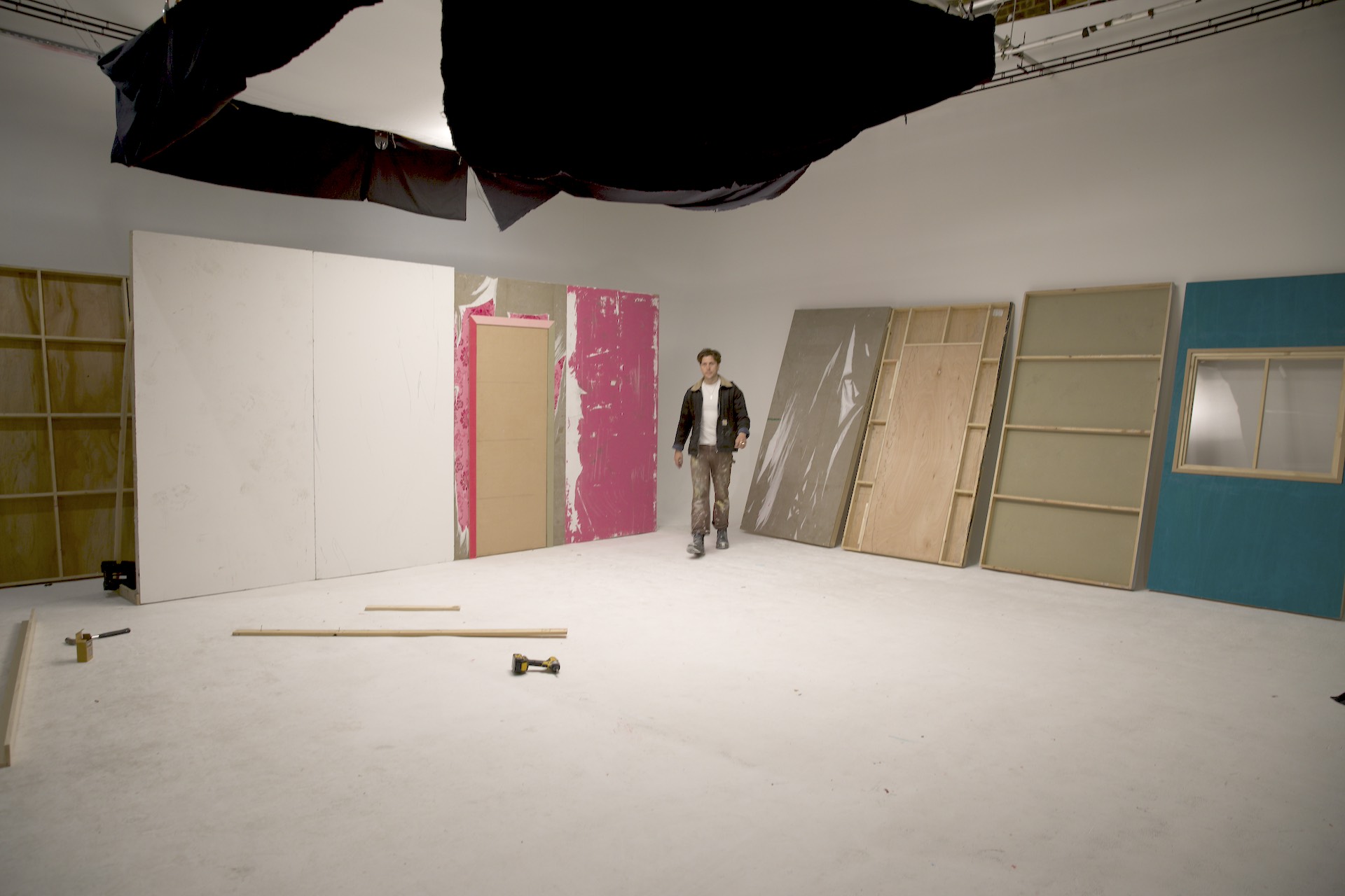 Set Build Film Studio, Set Build Film Studio UK, Cheap Set Flats - Cineview Studios 9