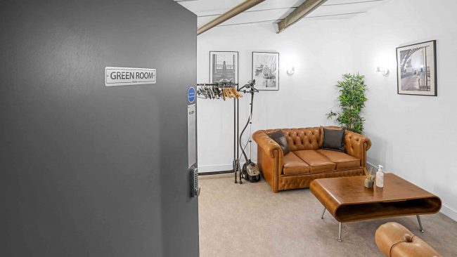 Photo Studio Hire and Film Studio Hire - Cheap - London 4